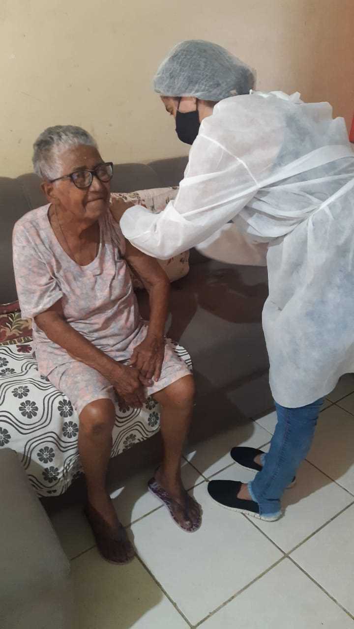 Camacã: Prefeitura começou a vacinar idosos contra o Covid-19